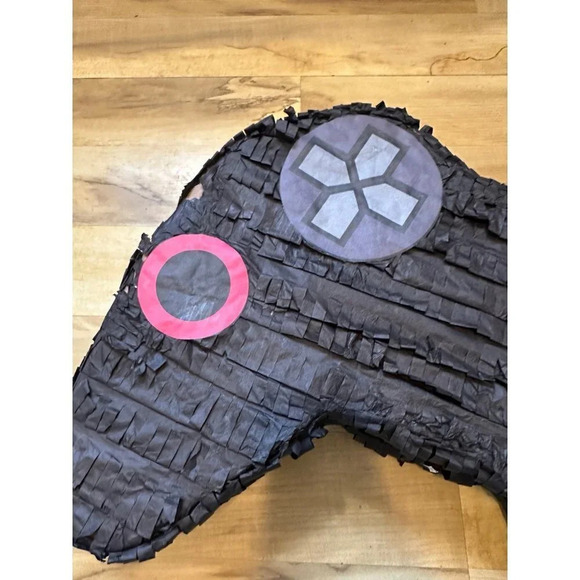 Game Controller Piñata - Picture 4 of 12